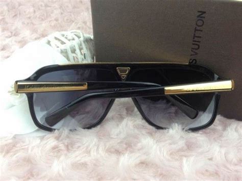 louis vuitton z0350w fake|Louis Vuitton false product id.